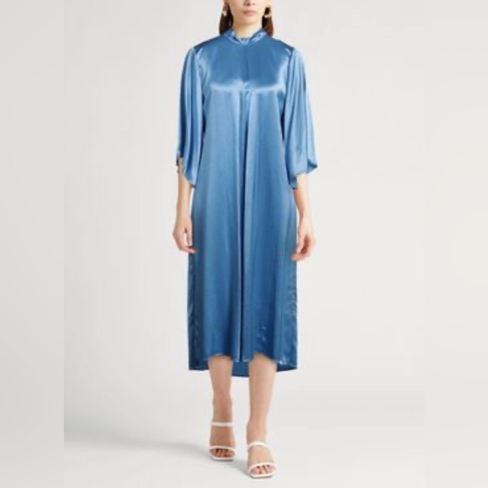 GUC FORTE FORTE- Beautiful Statin Bell Sleeve Dress. Size 1 or US 4